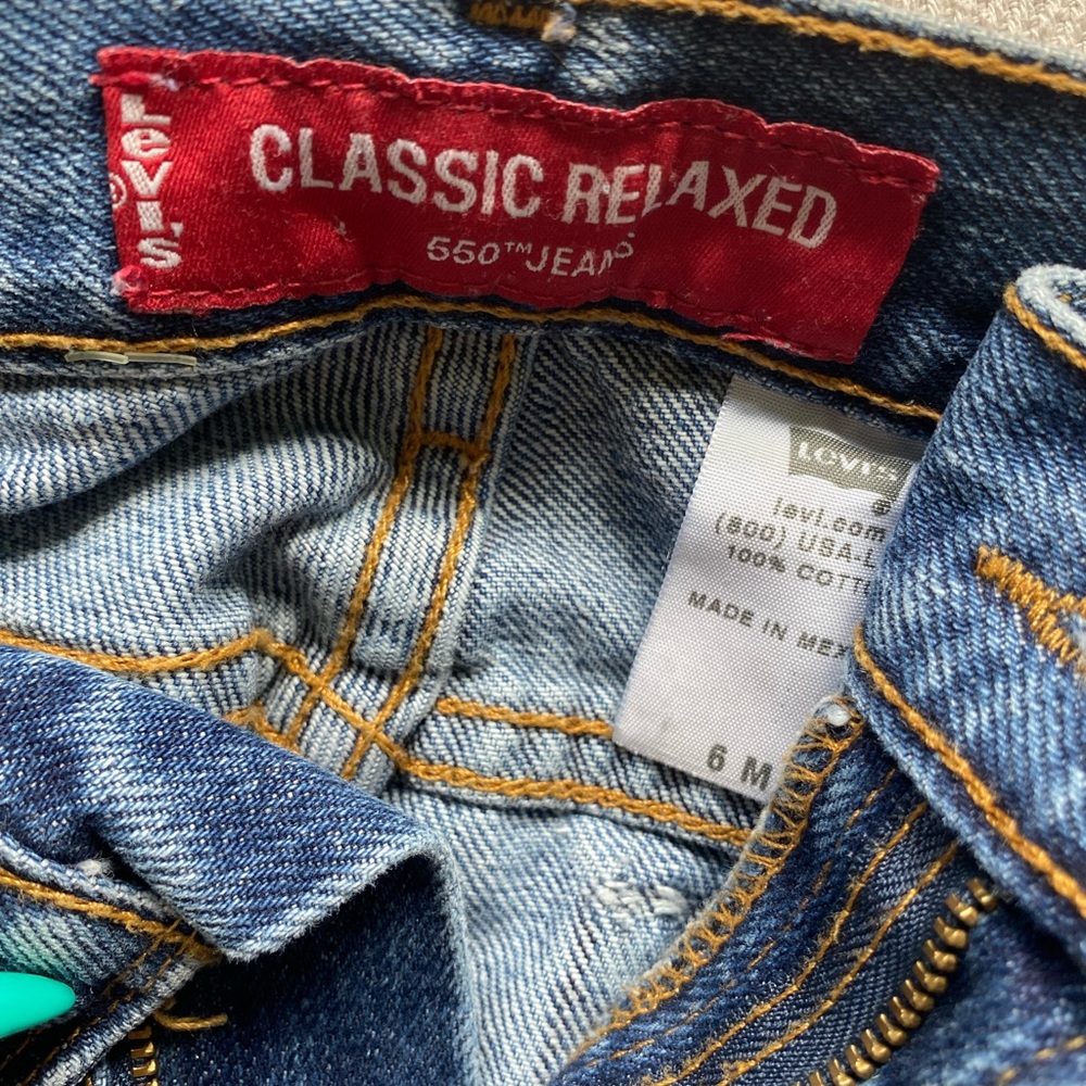 destroyed levi jeans - Picture 3 of 6